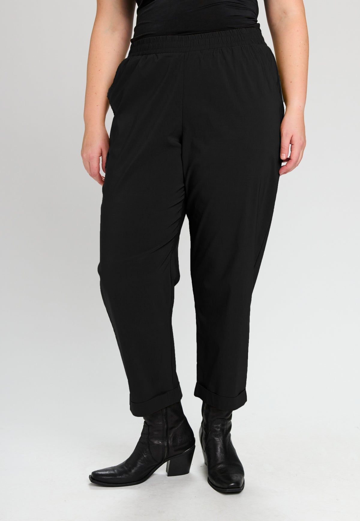 Studio SAriella 7/8 trousers Trousers Black