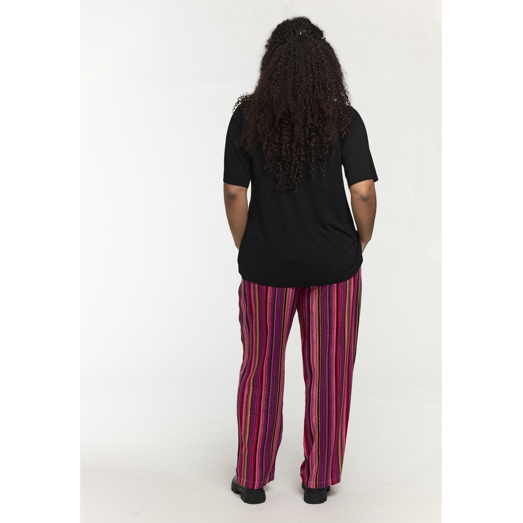 Studio SBella T-Shirt with print T-Shirt Black with Pink
