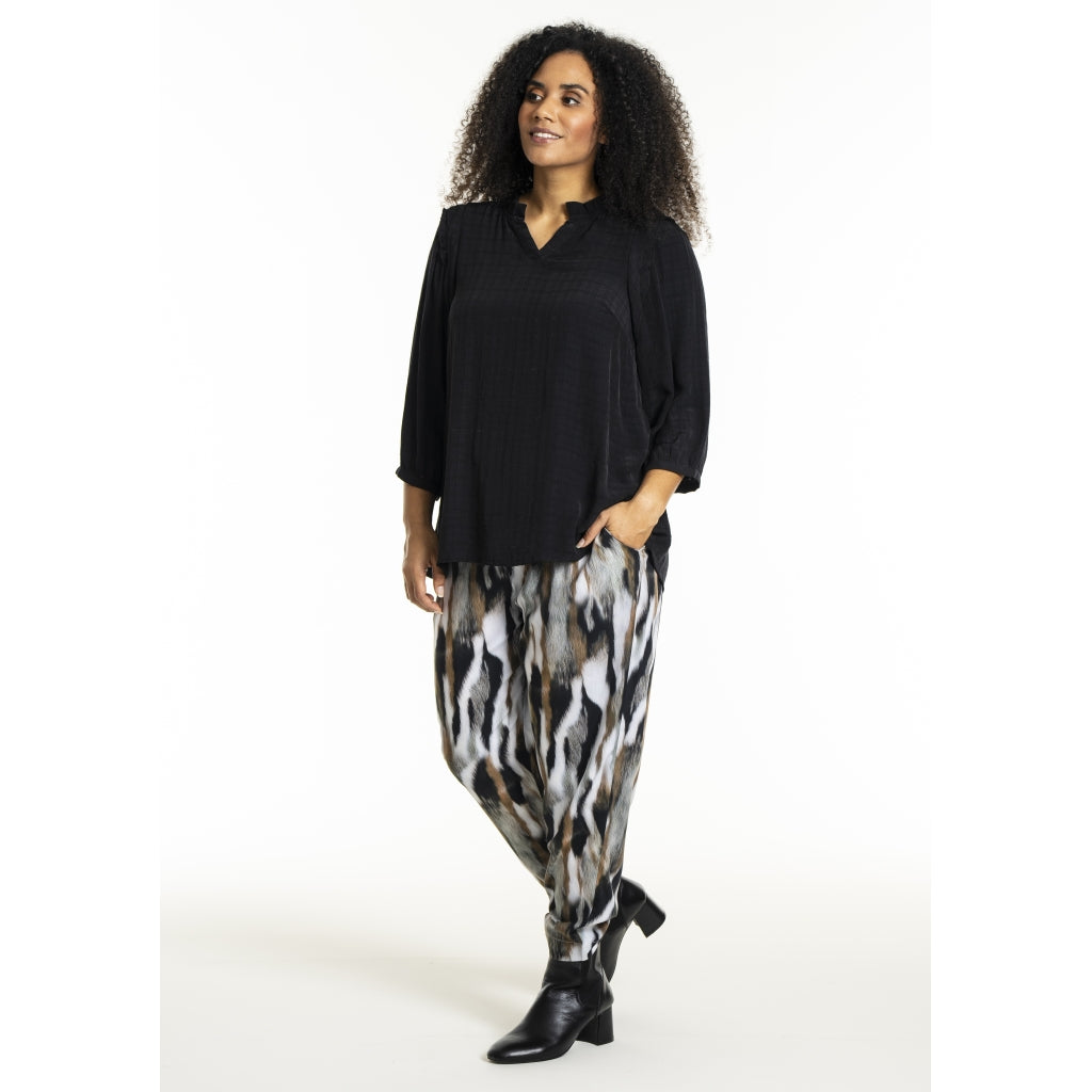 Studio SChristine Trousers WITHOUT elastic in legs Trousers Black with grey/sand skies