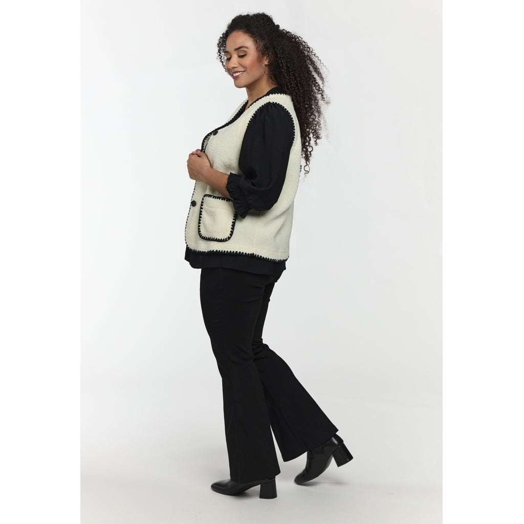 Studio SElina Vest Vest Off-white with black
