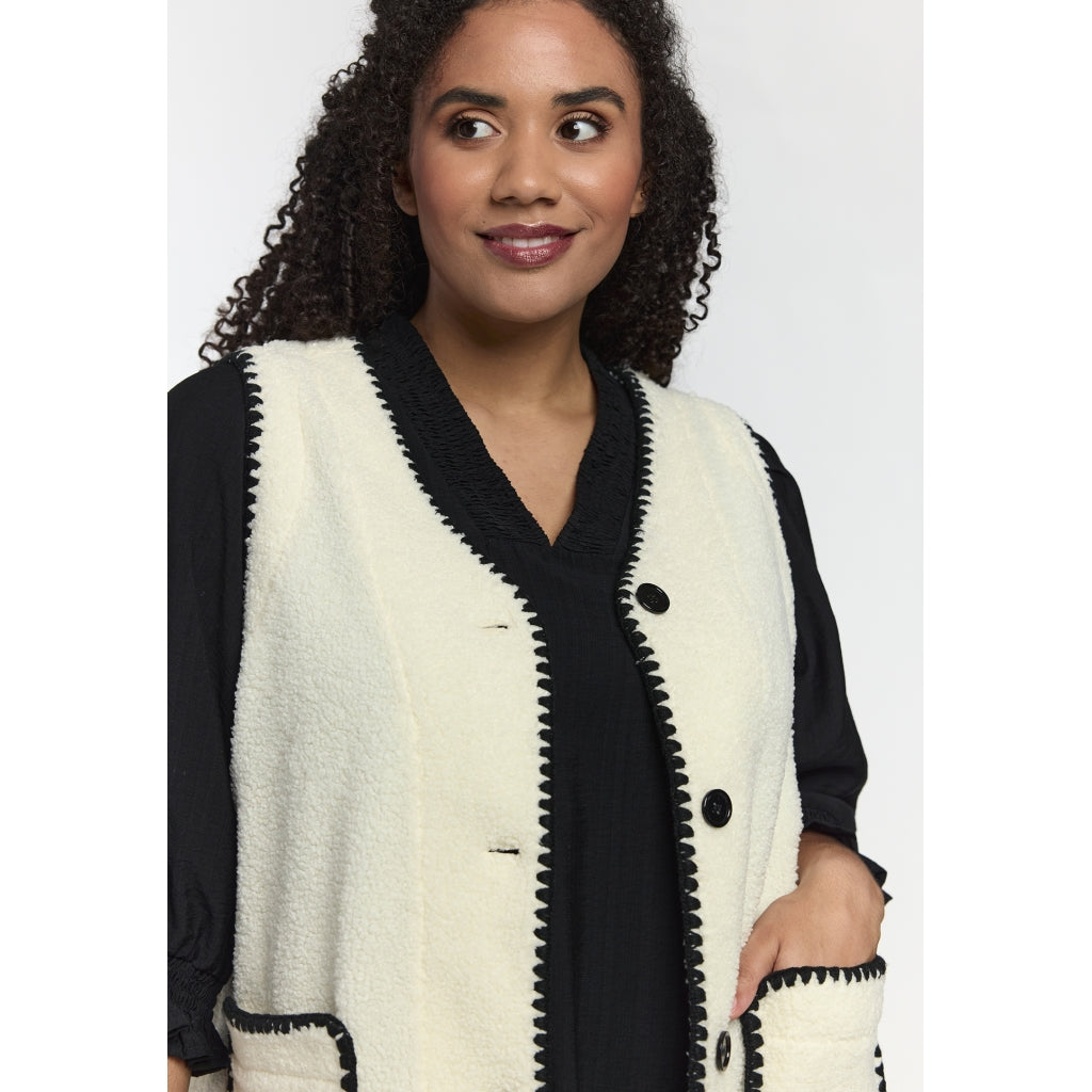 Studio SElina Vest Vest Off-white with black