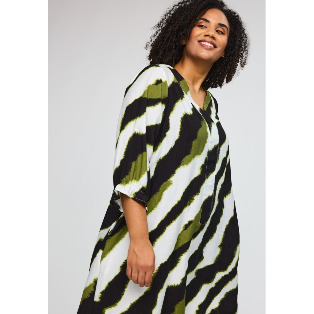Studio SElma Shirt Shirt Black with offwhite and green flash