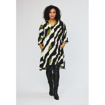 Studio SElma Shirt Shirt Black with offwhite and green flash