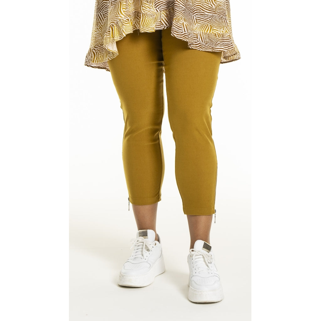 Studio SLena pants with zipper 7/8 Pant Yellow