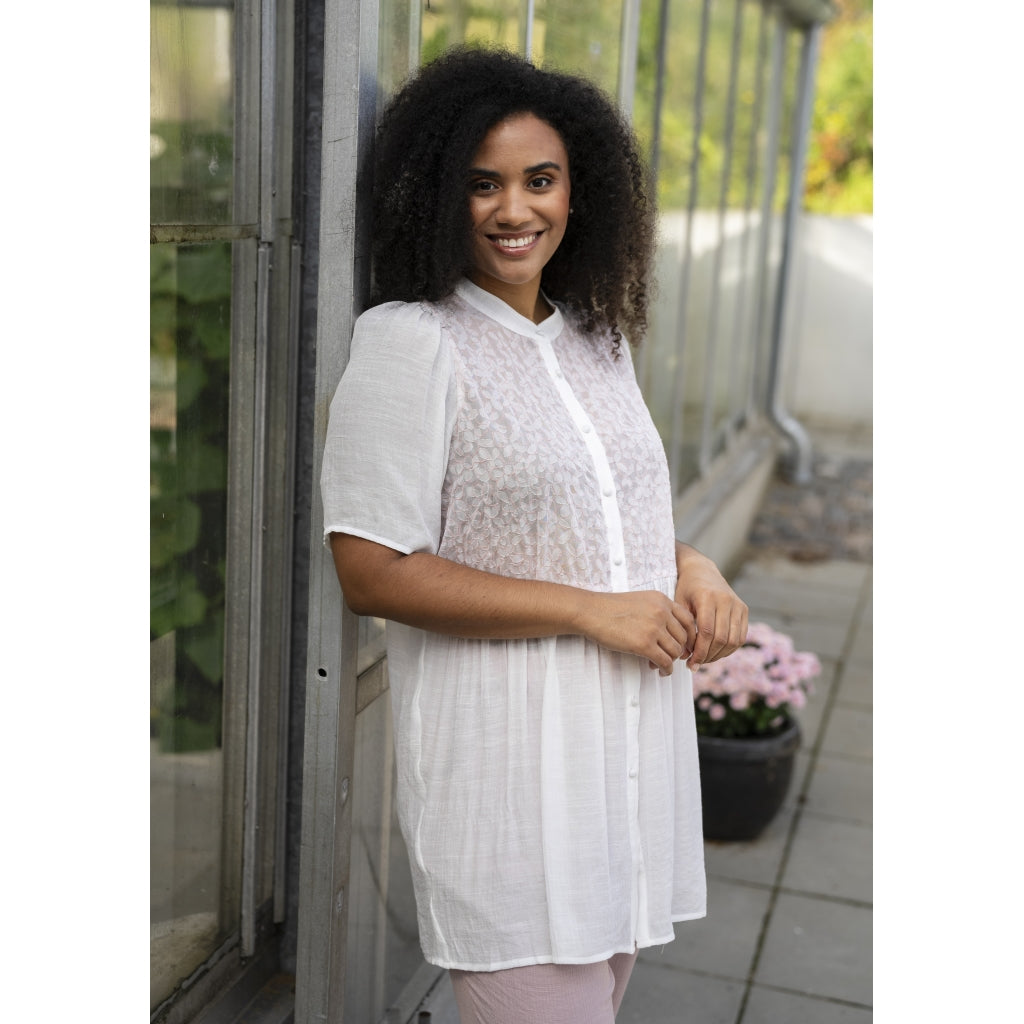 Studio Skatty Tunic Tunic White + pink stitch flower